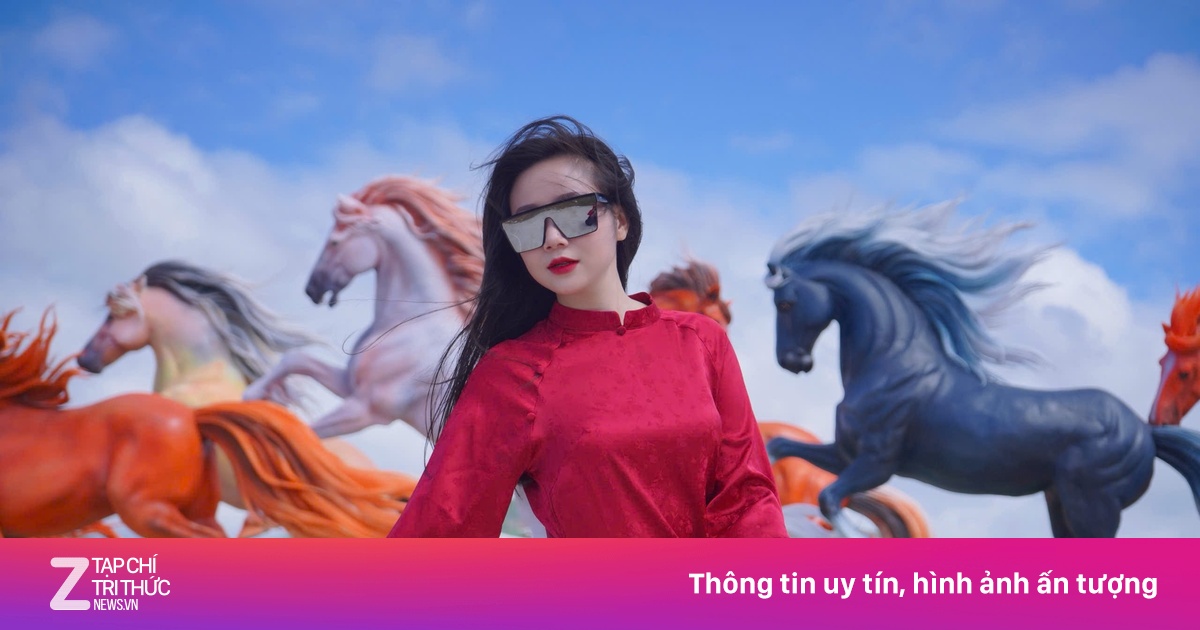 Bộ ảnh check-in dàn linh vật 'bát mã truy phong' ở Quảng Trị gây sốt