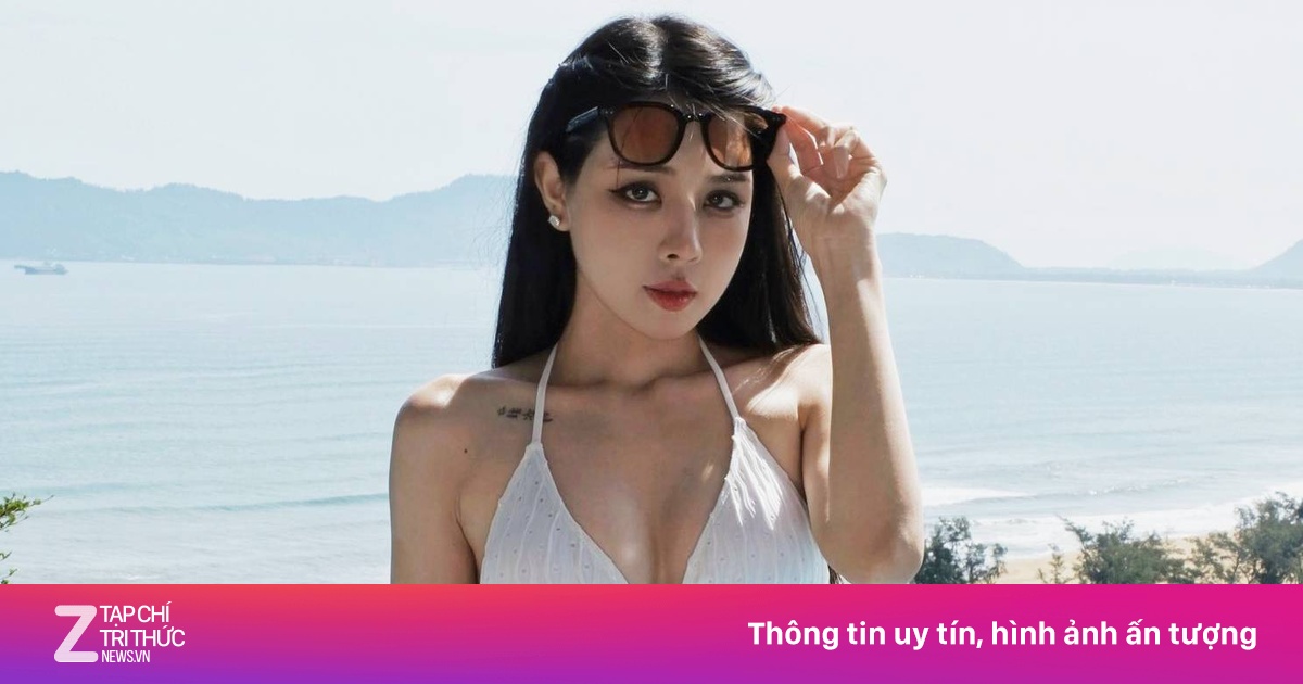 Bạn gái Văn Thanh khoe dáng gợi cảm