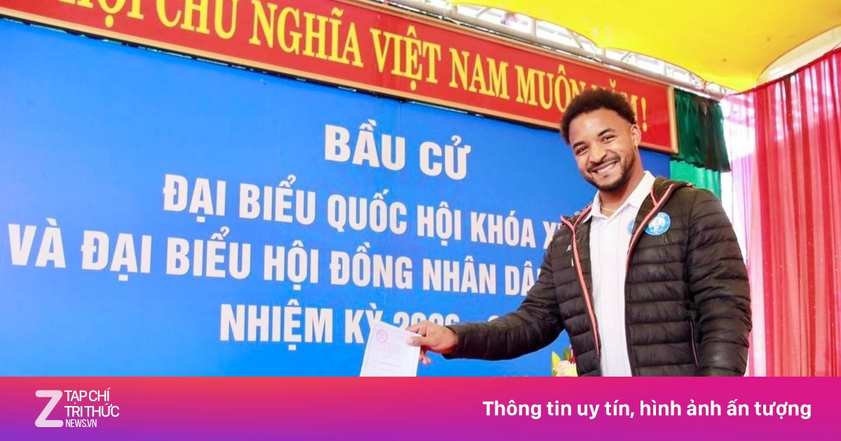 Xuân Son: 'Hạnh phúc và tự hào khi lần đầu tiên đi bầu cử'