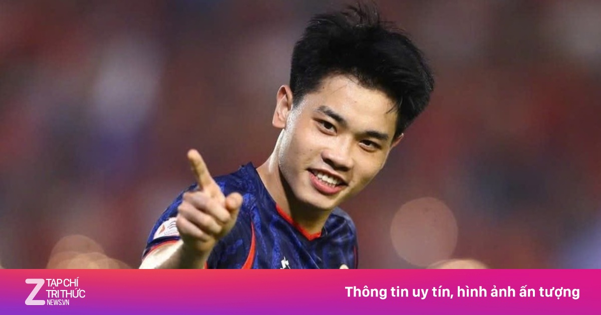 Đình Bắc gây bão mạng xã hội sau cú đúp