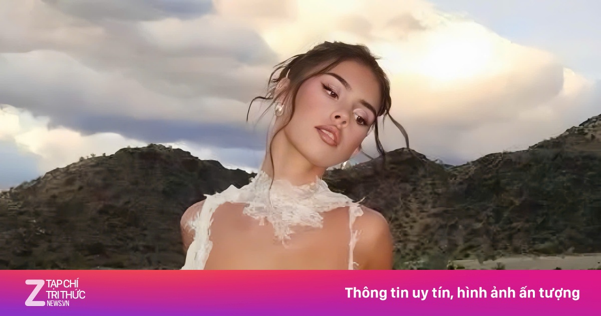 Cô Gái 25 Tuổi Được Tôn Vinh Là 'Nữ Thần Coachella' 2026 Với Phong Cách Thời Trang Ấn Tượng