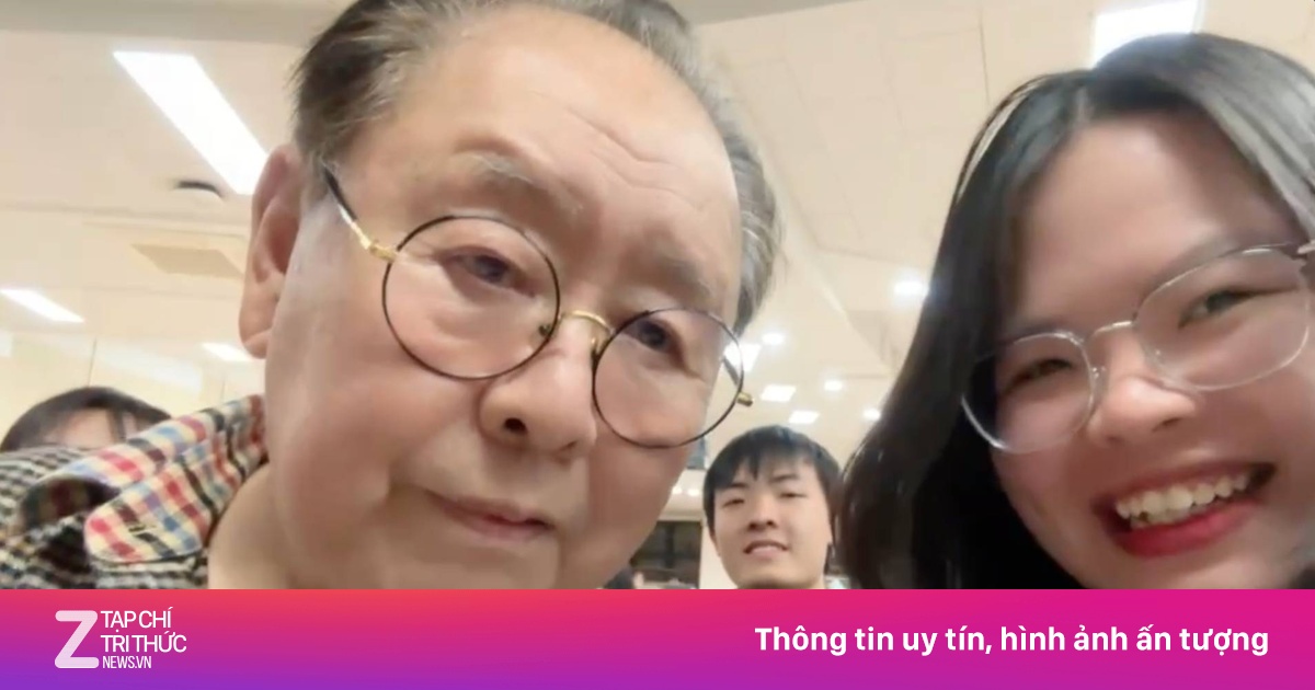 Video màn tương tác gây sốt của cô gái Việt và trù bất giới