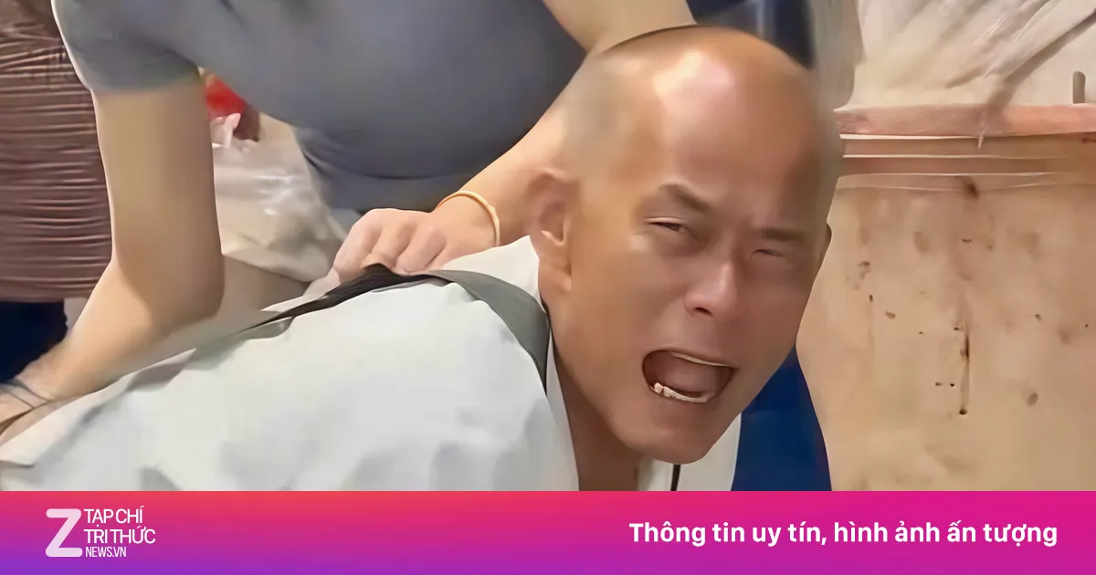 Chủ quán lẩu gà Trung Quốc lại gây bão khi gia nhập mạng xã hội