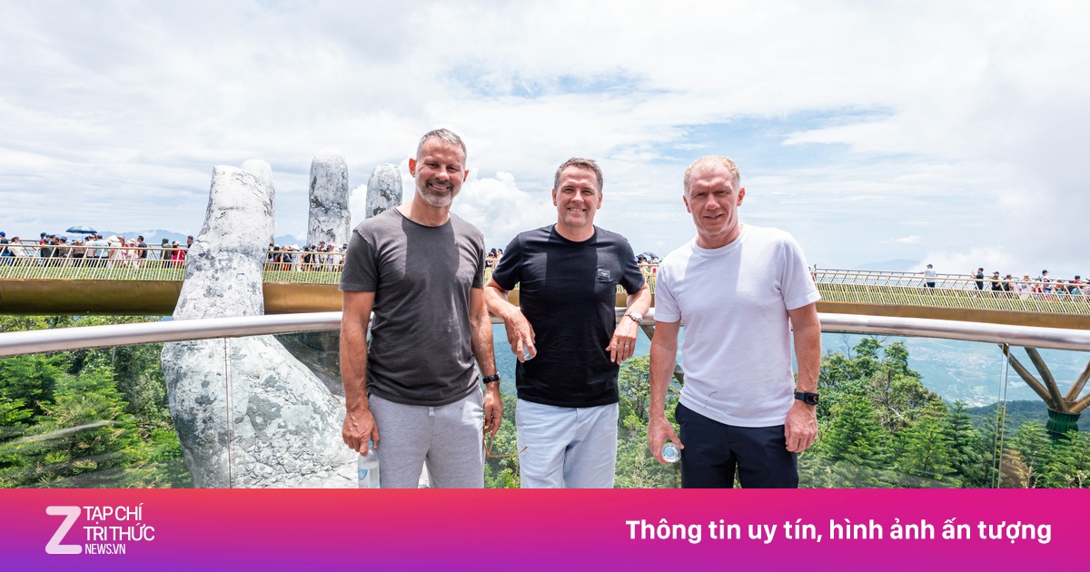 Huyền thoại bóng đá Michael Owen bất ngờ check-in cầu Vàng