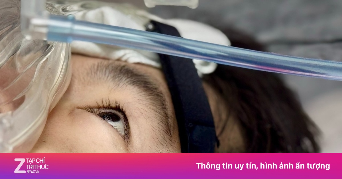 Người nằm liệt giường chớp mắt nửa triệu lần để viết luận văn thạc sĩ