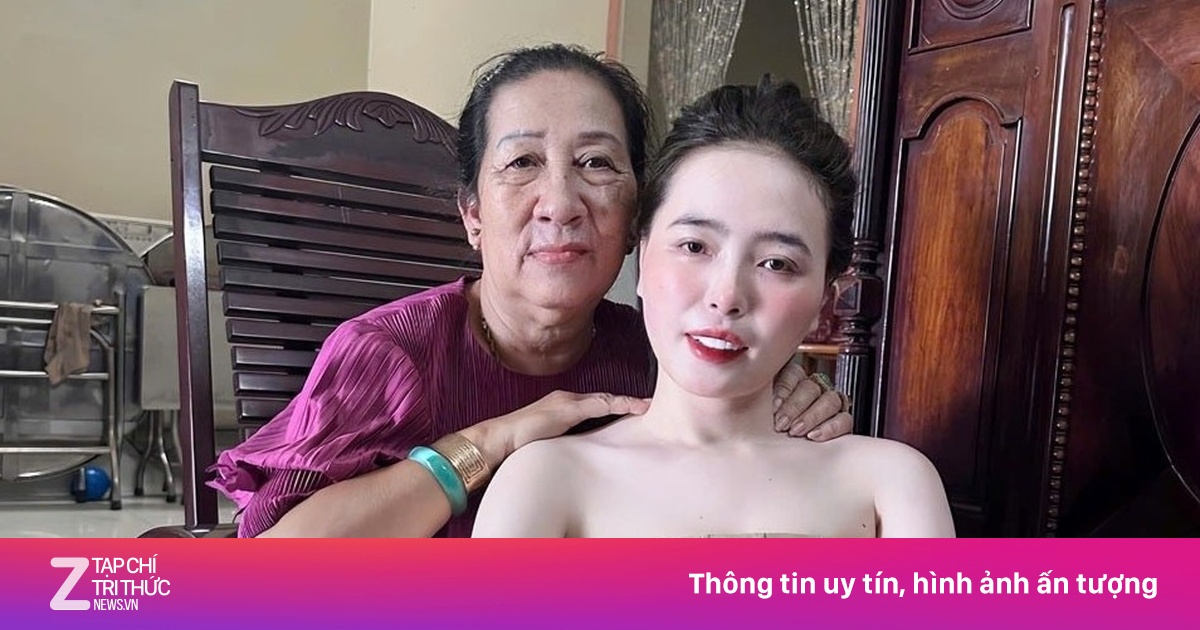Gả chồng cho con dâu cũ, người mẹ ở TP.HCM khóc nức nở tại đám cưới