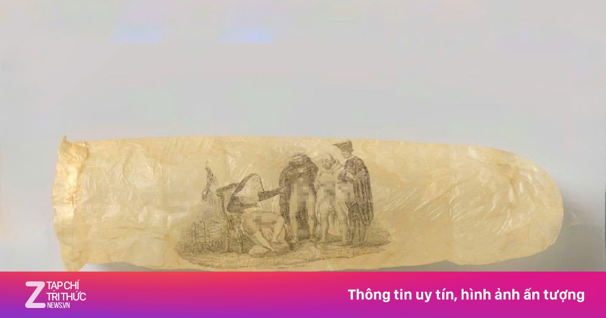 Cận cảnh chiếc bao cao su 200 năm tuổi