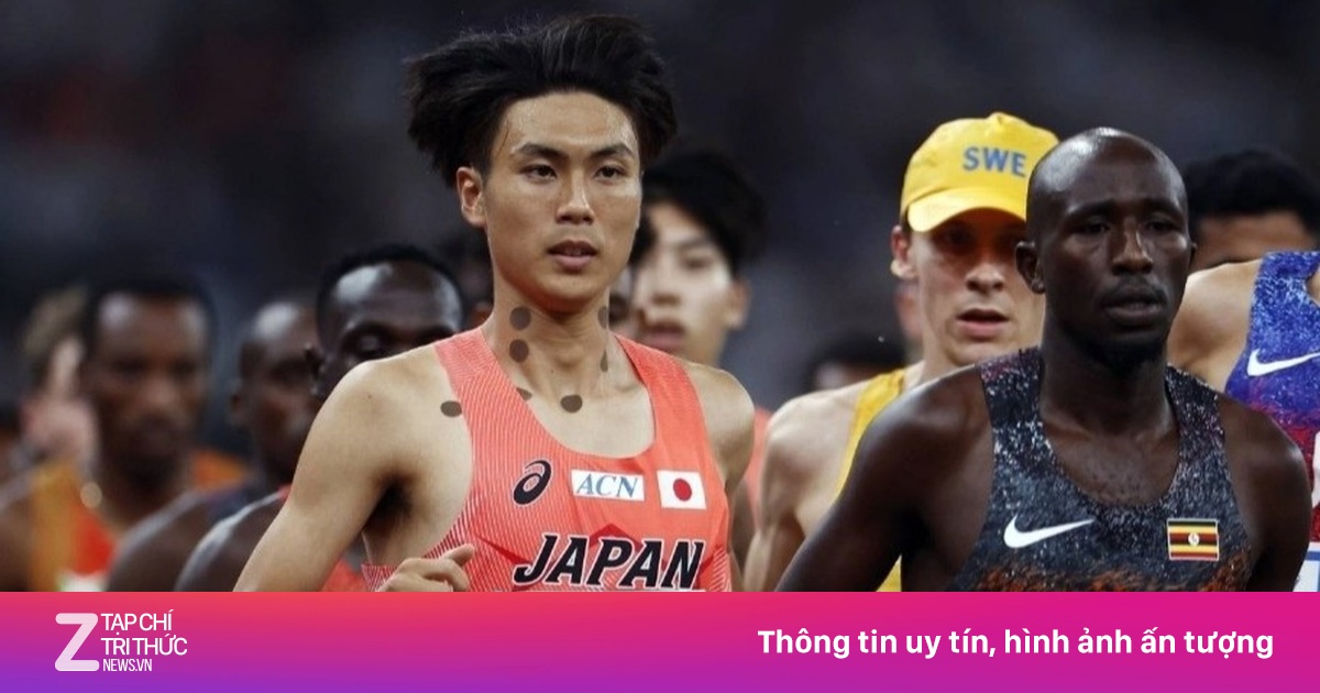 Miếng dán kỳ lạ khắp cơ thể VĐV chạy bộ Nhật Bản khiến thế giới tò mò