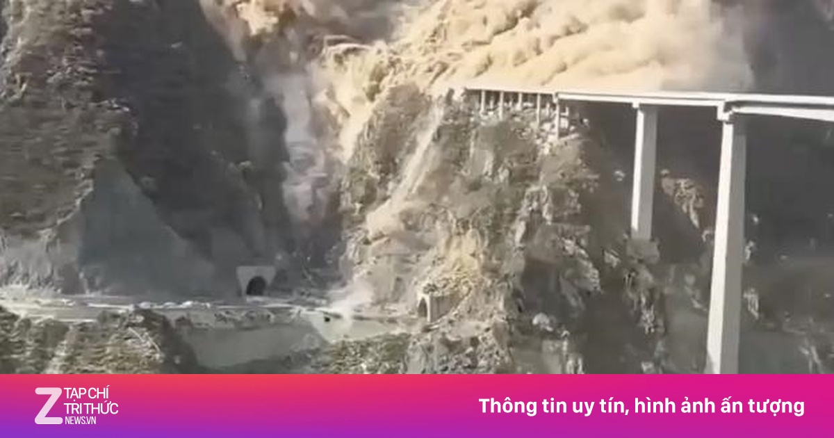 Sập cầu tại nhà máy thủy điện ở Tứ Xuyên