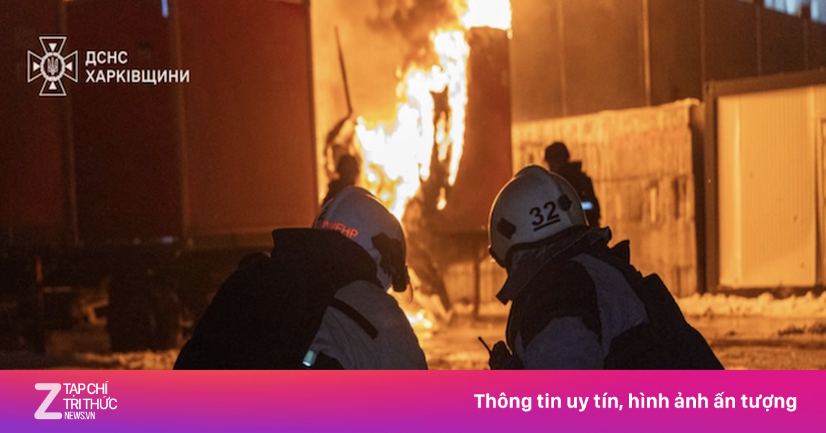 Nga tấn công rung chuyển, 70% Kyiv chìm trong bóng tối