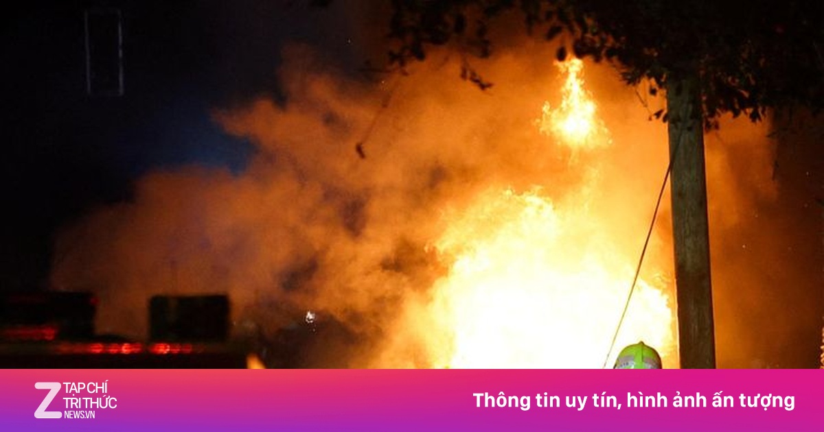Iran Phóng Tên Lửa Phá Hủy Căn Cứ Không Quân Mỹ Tại Bahrain, Xung Đột Leo Thang