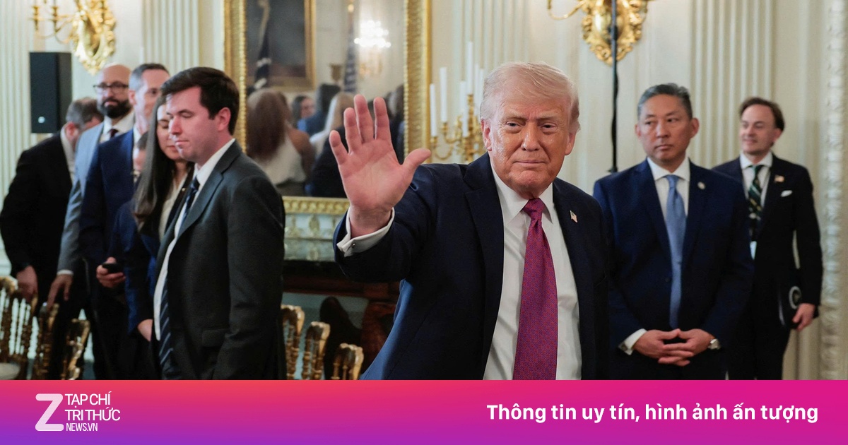 Tỷ lệ tín nhiệm giảm kỷ lục, ông Trump nói 'thăm dò giả mạo'