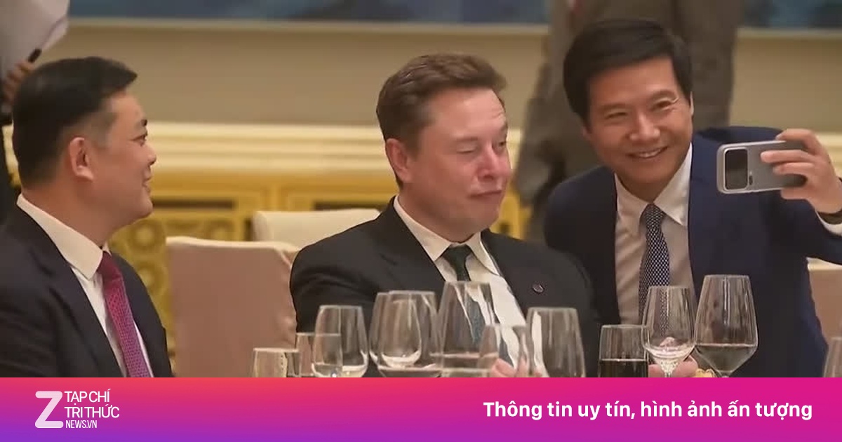 Lôi Quân và Elon Musk chụp ảnh selfie gây bão mạng xã hội