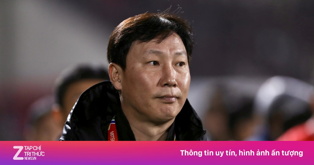 AFC khen HLV Kim Sang-sik cao tay