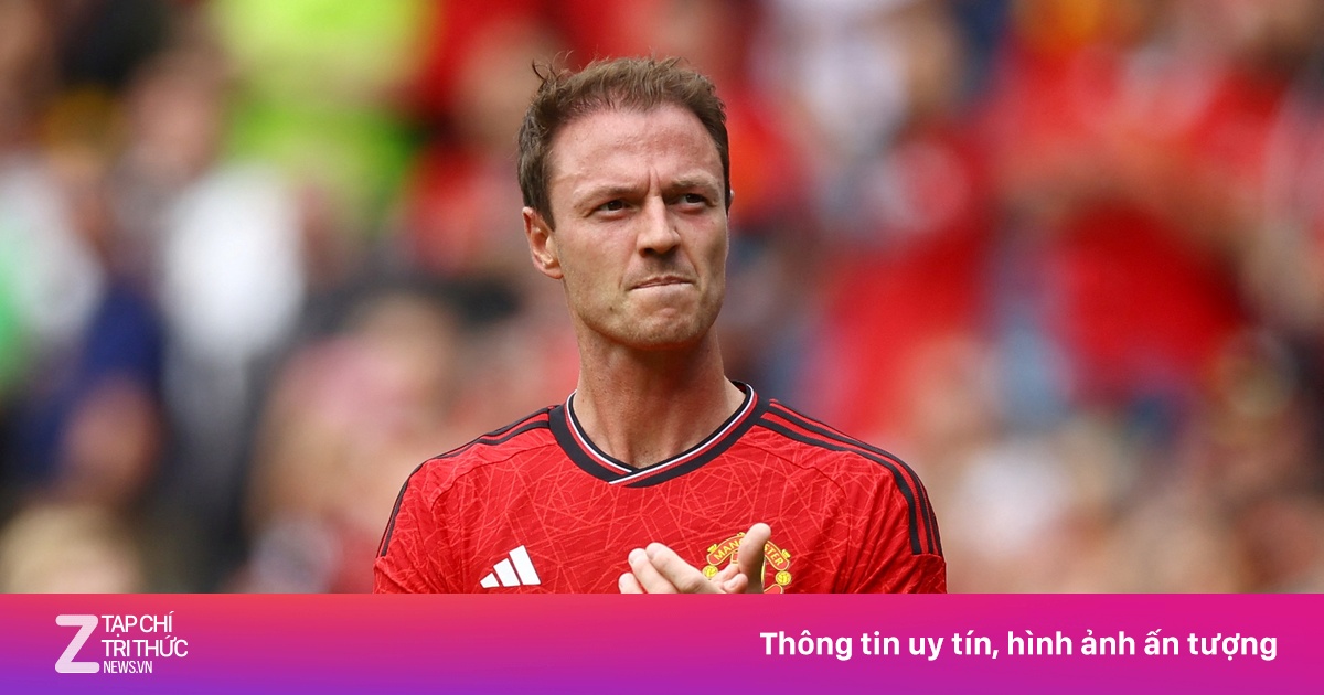 Jonny Evans tiếp tục gắn bó với MU