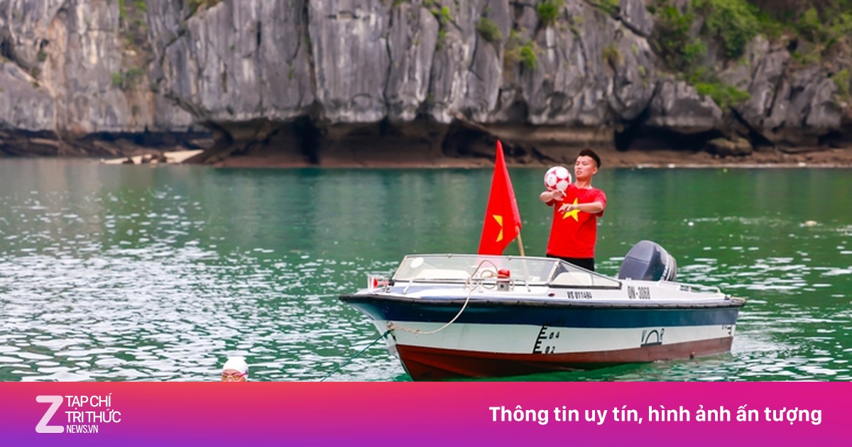 Ánh Viên bơi kéo ca nô hơn 1 km