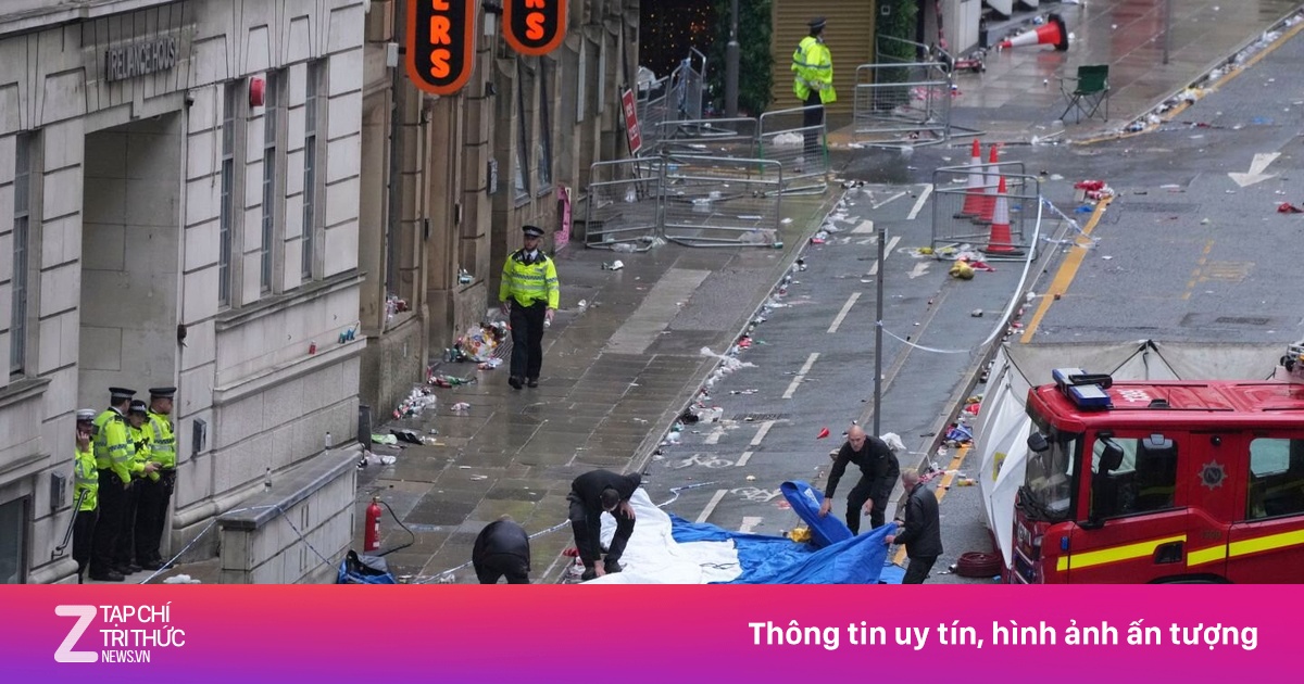 Nhân chứng kể phút kinh hoàng người lái xe đâm vào fan Liverpool