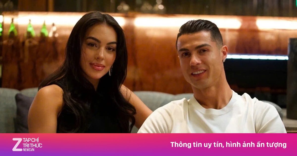 Show của bạn gái Ronaldo bị hủy dù kiếm bộn tiền