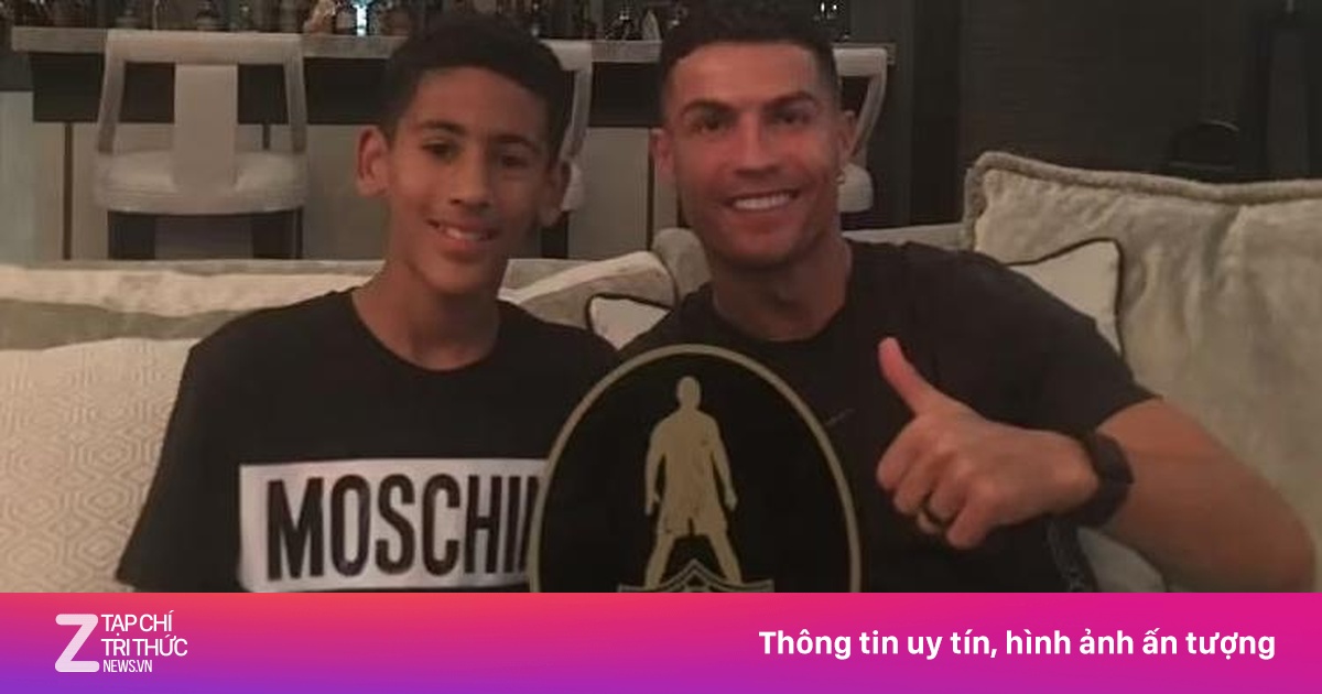 MU trao số áo lịch sử cho 'Kid Messi'