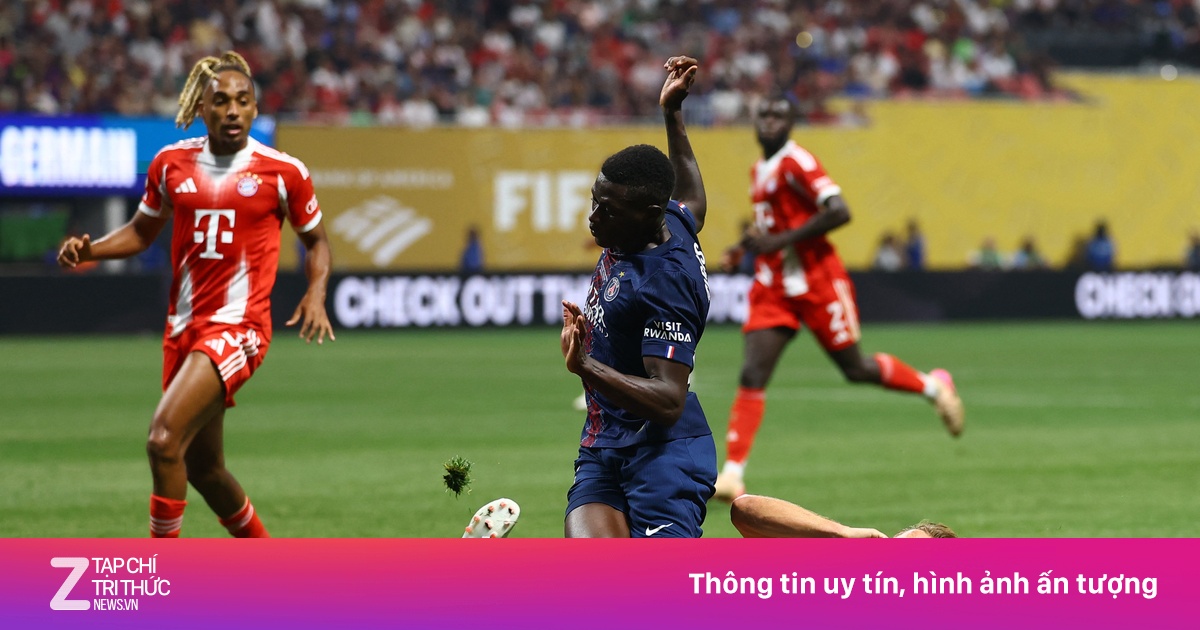 Kane tắc bóng khiến Mendes ngã 'chổng vó'