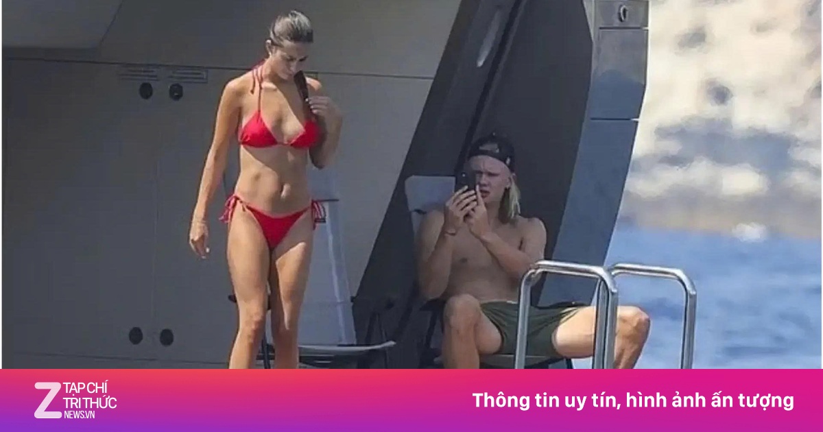 Vóc dáng sau sinh gây sốt của bạn gái Haaland