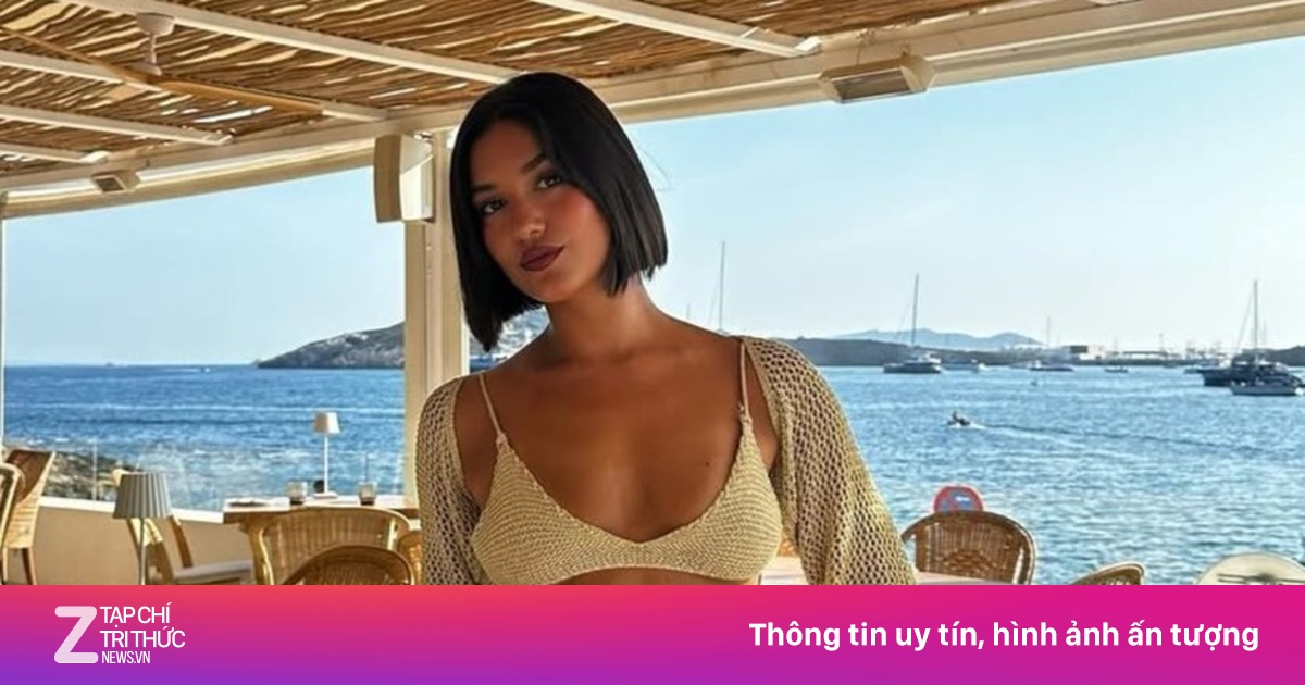 Bạn gái hơn 6 tuổi của cầu thủ Arsenal gây chú ý