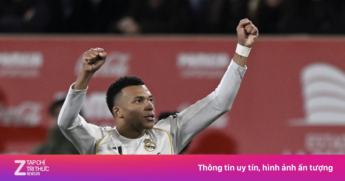 Real Madrid tạm chiếm ngôi đầu của Barcelona