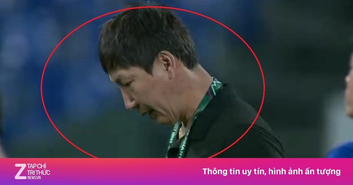 Vì sao HLV Kim Sang-sik không ăn mừng?