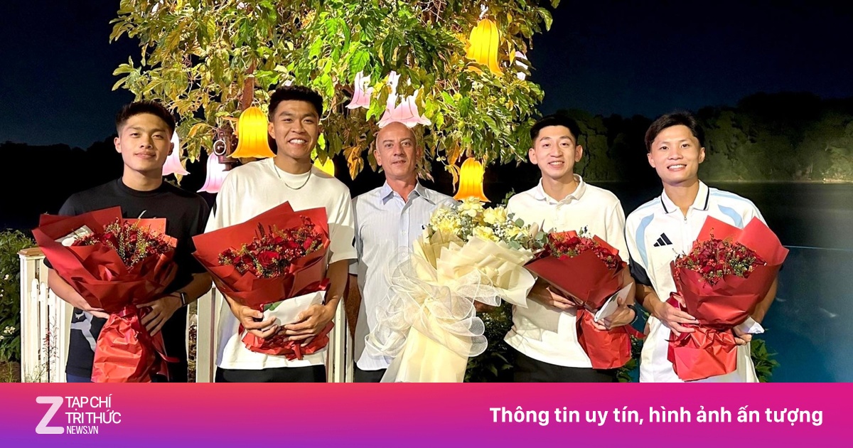 4 cầu thủ U23 Việt Nam tri ân HLV Graechen