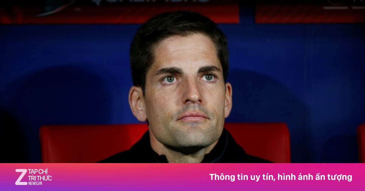 HLV bị sa thải vì nghe ChatGPT bắt cầu thủ thức suốt 28 tiếng