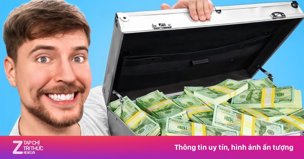 MrBeast hài hước 'hối lộ' thủ môn cả vali tiền mặt để ghi bàn