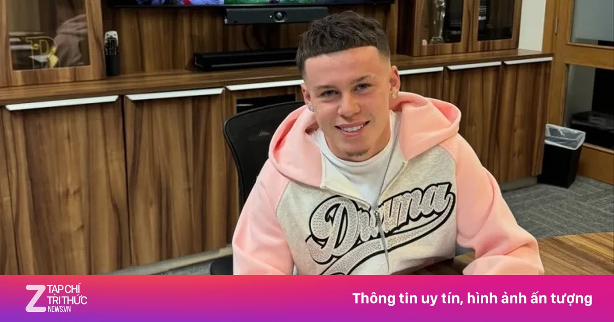 Con trai Rooney đổi đời