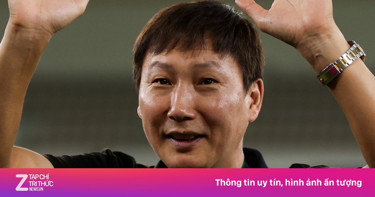 FIFA gọi tên 'ma thuật đen' của HLV Kim Sang-sik