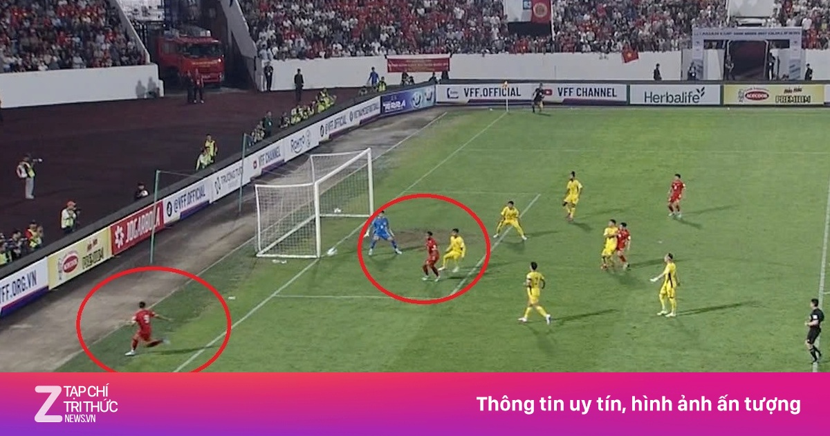 Giải mã pha ghi bàn không việt vị của Xuân Son trong trận Việt Nam thắng Malaysia