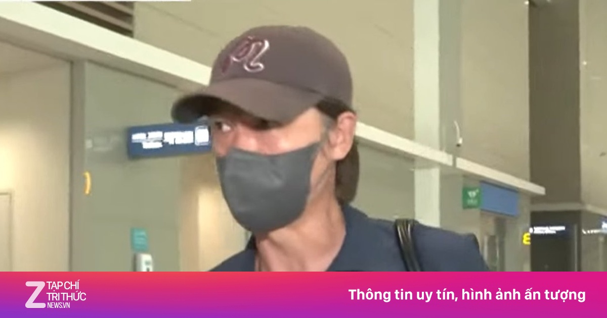 HLV Hong Myung-bo rời Hàn Quốc giữa làn sóng chỉ trích