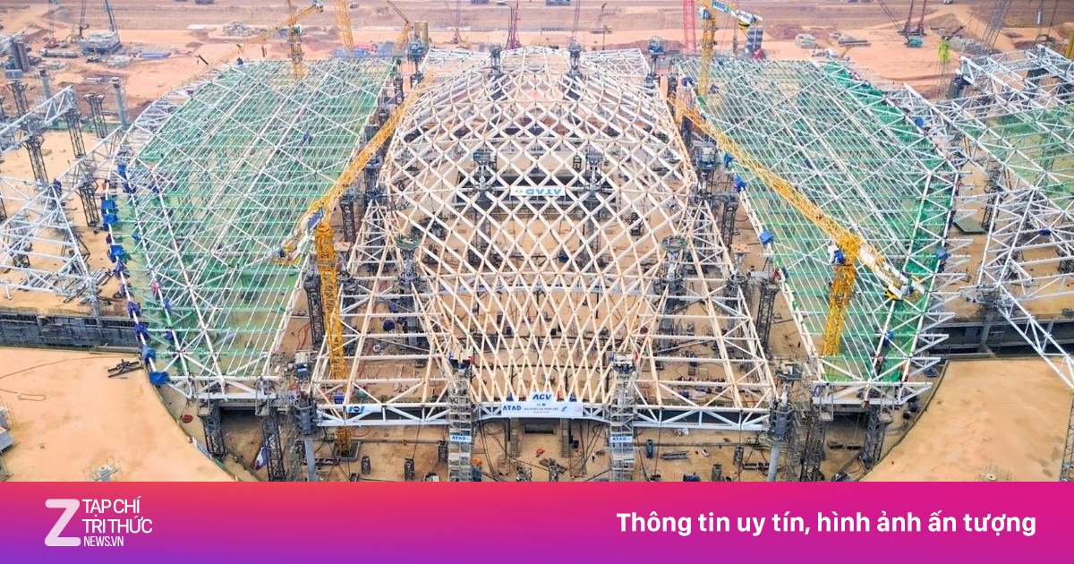 Sân bay Long Thành hoàn tất nâng mái thép nhà ga nặng 5.300 tấn