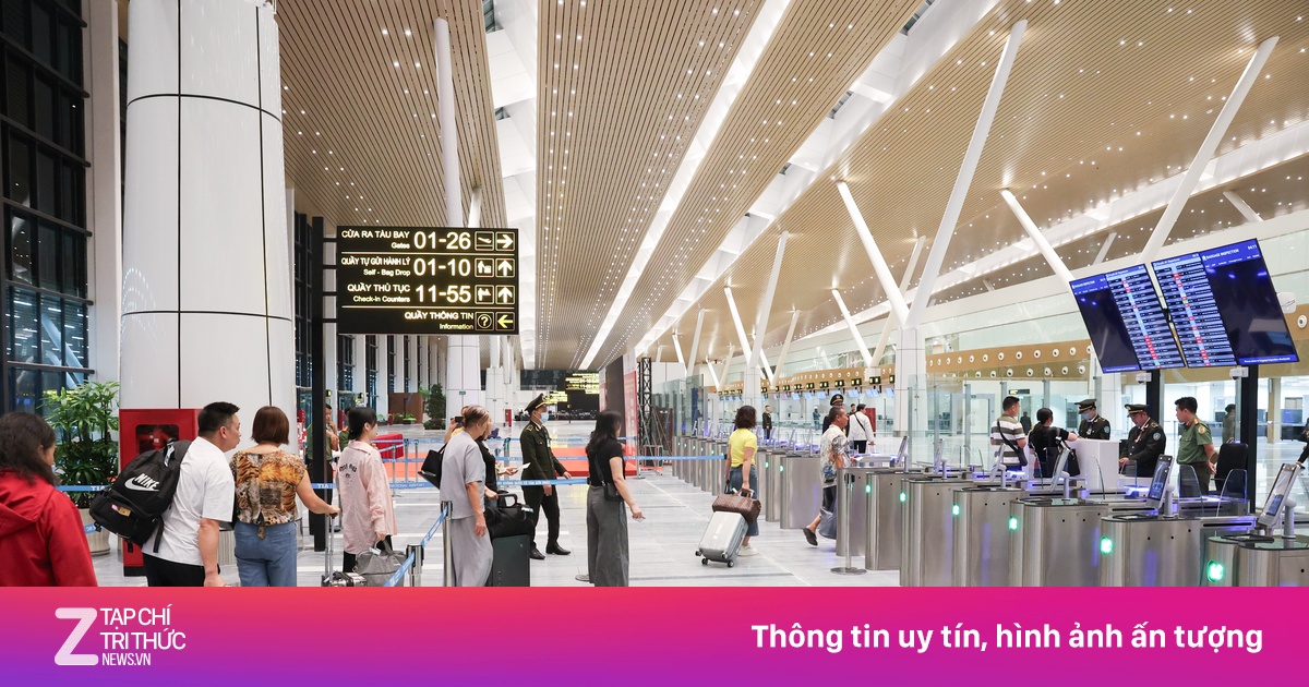 Nhà ga T3 Tân Sơn Nhất lại dột nước, Bộ Xây dựng chỉ đạo 'nóng'