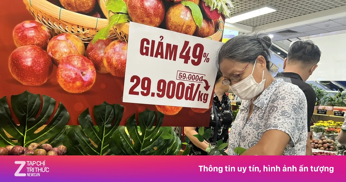 Bất ngờ với giá mận hậu vào mùa ở TP.HCM