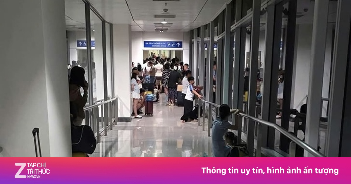 Làm rõ, xử nghiêm vụ khách 'mắc kẹt' ở sân bay Tân Sơn Nhất giữa đêm