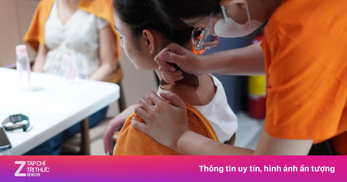 Quà 20/10 độc lạ: Massage cổ vai gáy, giúp việc, trông trẻ tại nhà