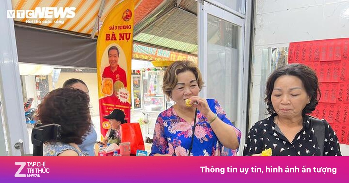 Sầu riêng tiền triệu 'cháy hàng' dịp Tết, Việt kiều về nước săn lùng đặc sản