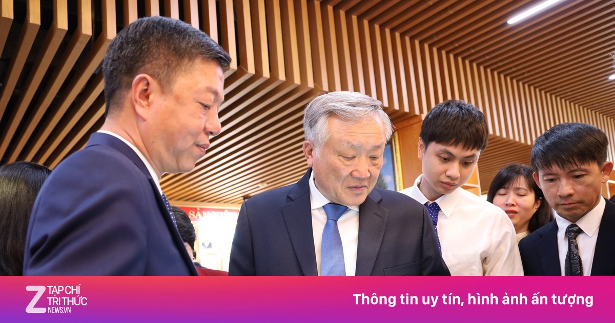 Tủ sách điện tử Chủ tịch Hồ Chí Minh với hàng trăm ấn phẩm giá trị