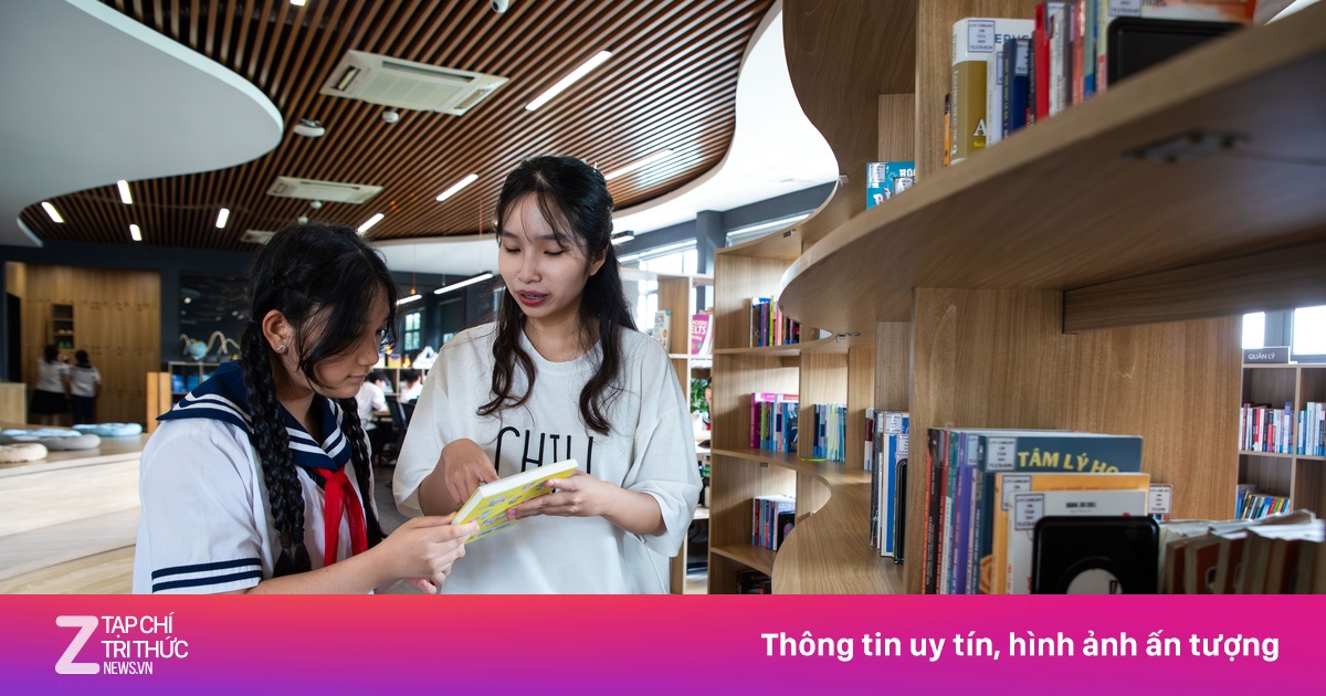 Bức tranh đối lập của giờ đọc sách tại trường học