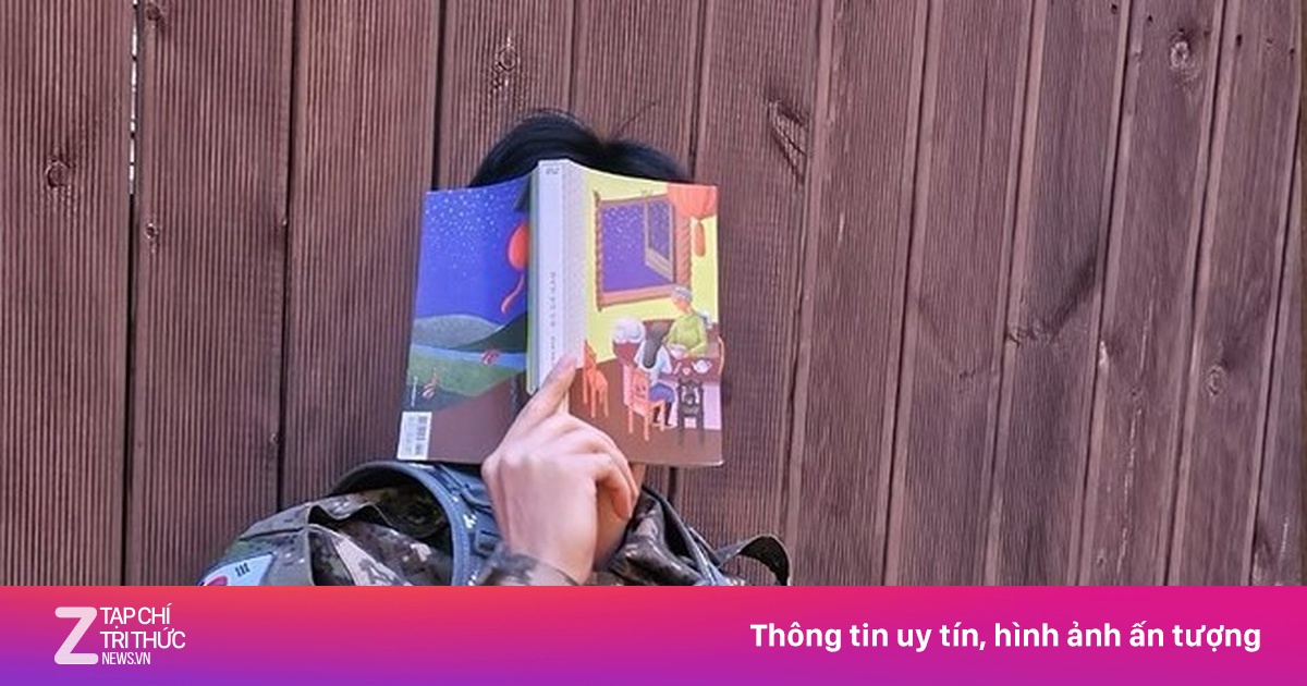 Cộng đồng mạng săn tìm cuốn sách bí ẩn của V (BTS)