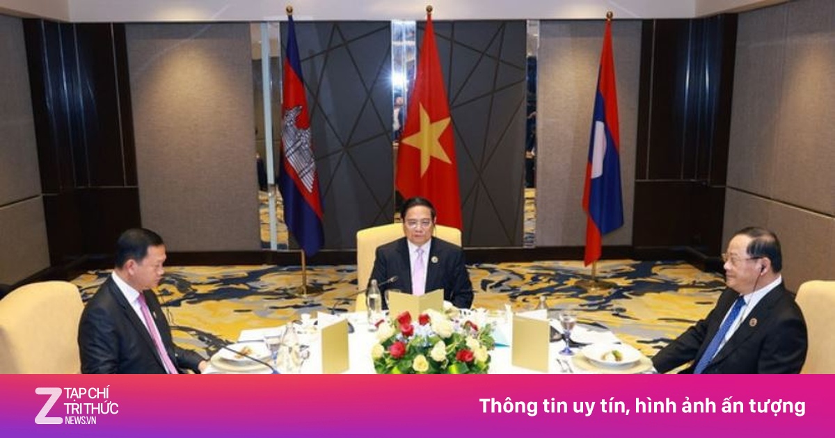 Ba Thủ tướng Việt Nam - Lào - Campuchia ăn sáng và làm việc