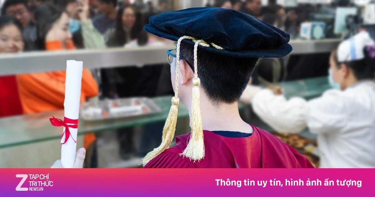 Tranh cãi trường đại học tuyển quản lý canteen phải có bằng tiến sĩ