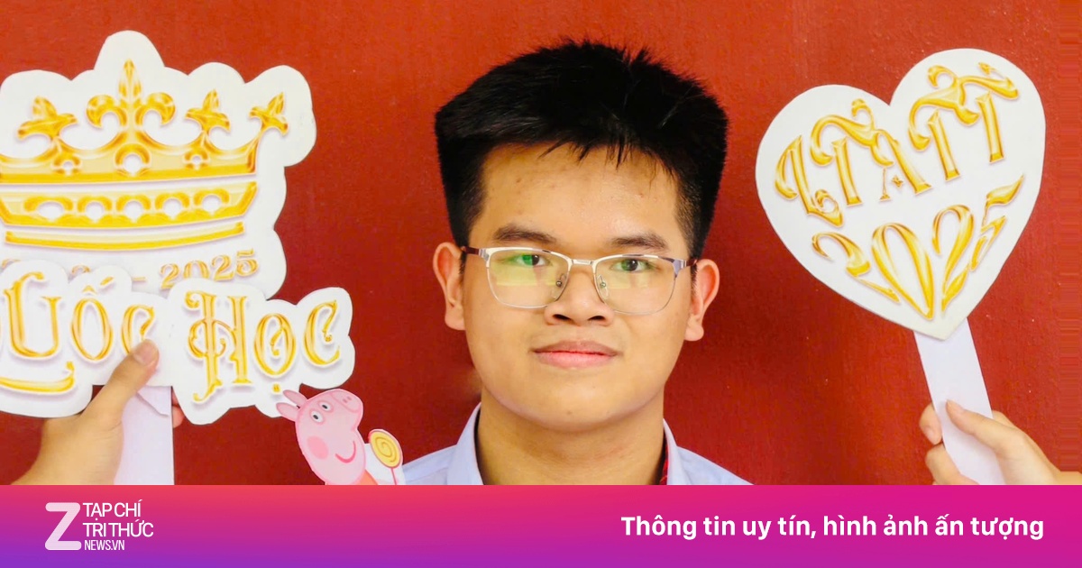 Quyết tâm thi lại, nam sinh Huế trở thành thủ khoa ĐGNL 2025
