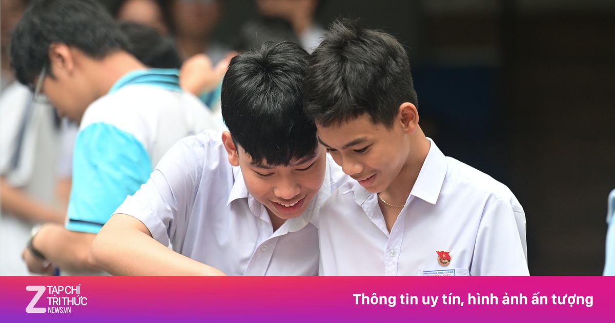 Điểm chuẩn lớp 10 vào 2 trường chuyên 'hot' ở TP.HCM biến động bất ngờ