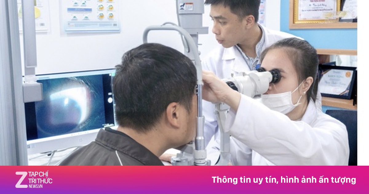 Nam thanh niên bị mảnh vỡ bóng đèn văng vào mắt nhập viện cấp cứu