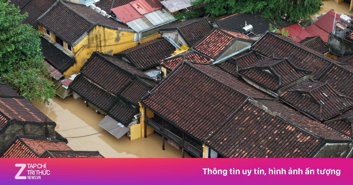 Bộ GD&ĐT hỗ trợ hàng tỷ đồng cho học sinh vùng lũ ở Huế, Đà Nẵng